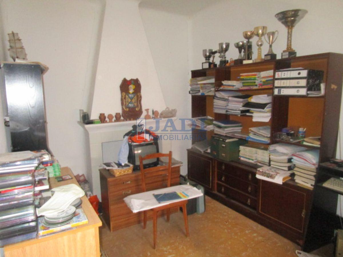For sale of house in Valdepeñas
