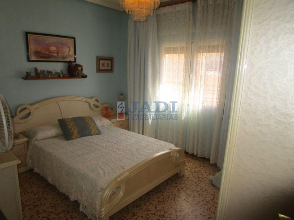 For sale of flat in Valdepeñas