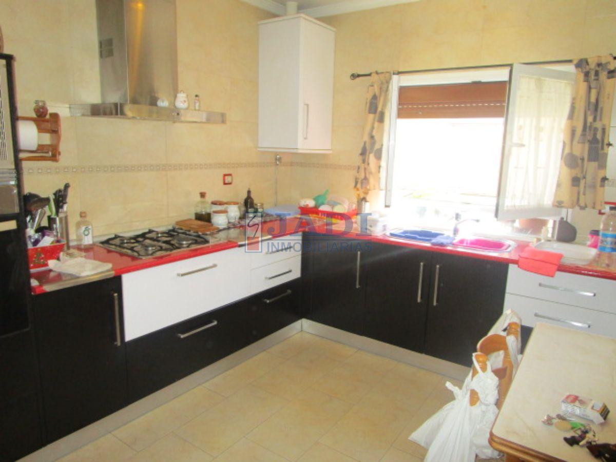 For sale of flat in Valdepeñas