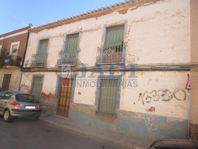 Venta de casa en Valdepeñas