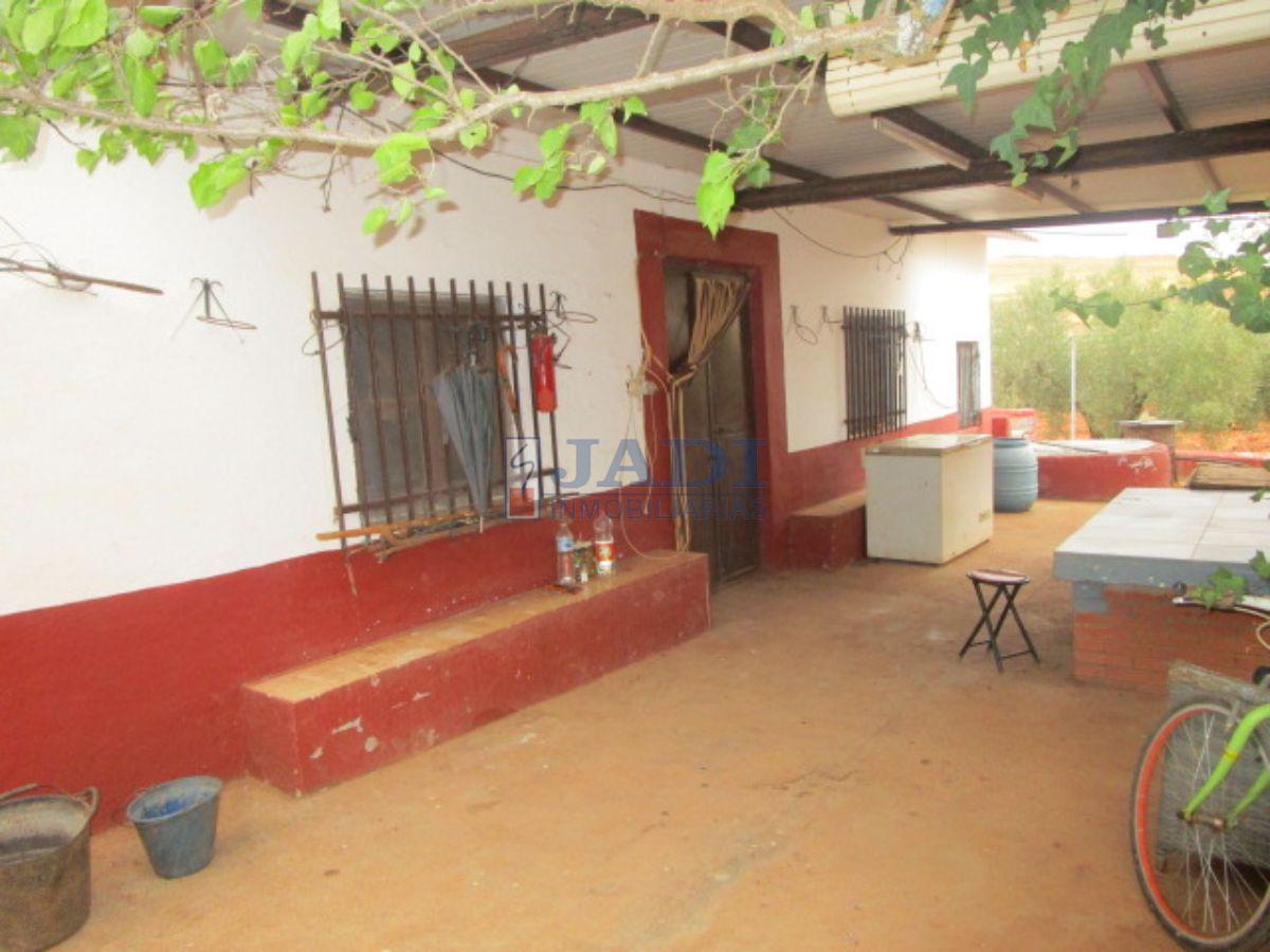 For sale of house in Valdepeñas