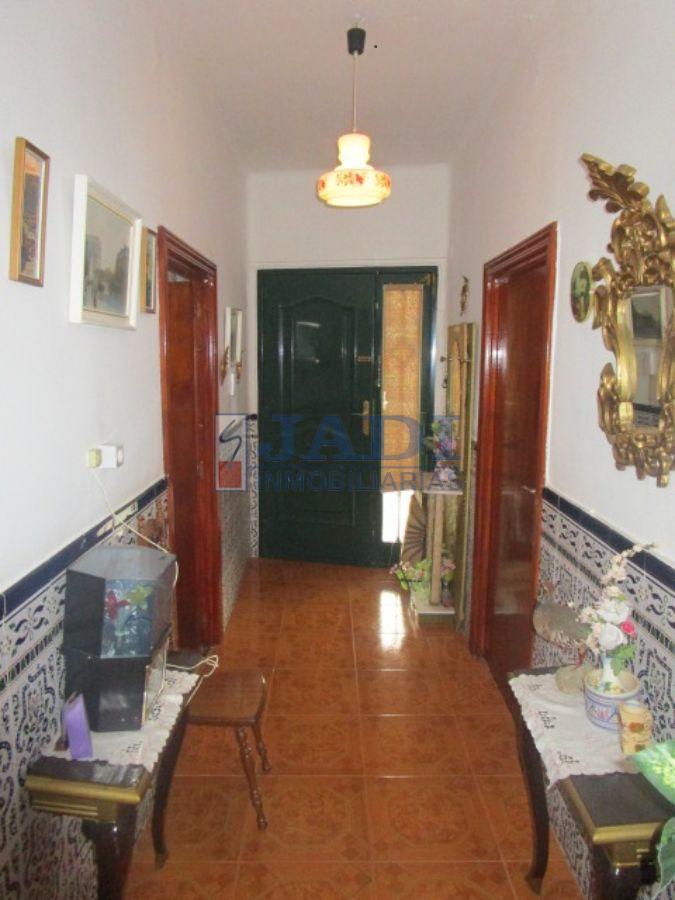 For sale of house in Valdepeñas