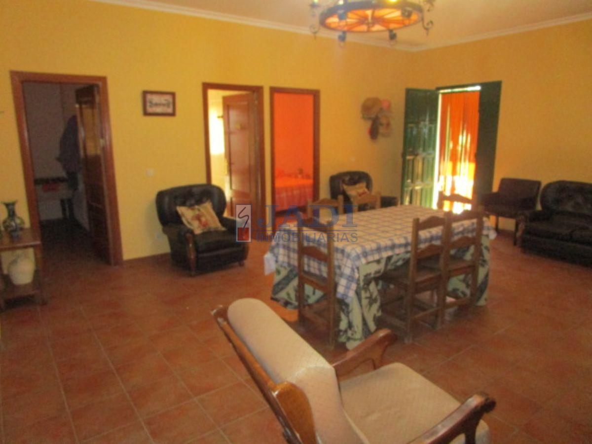 For sale of house in Valdepeñas