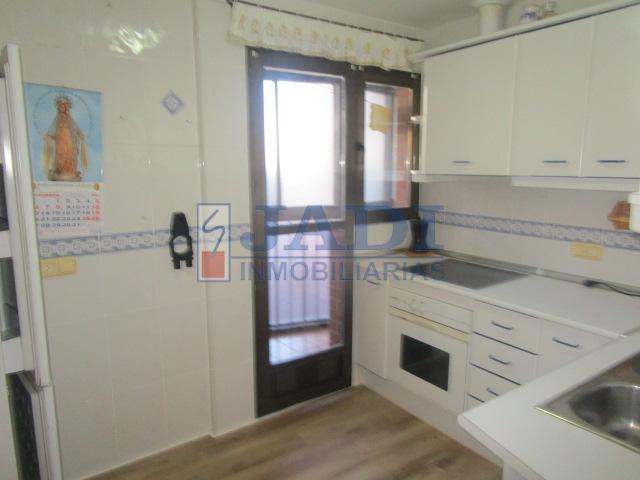 For sale of flat in Valdepeñas