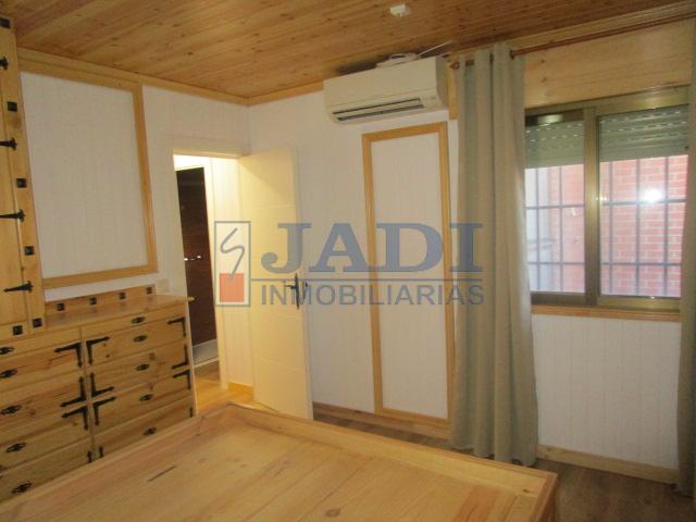 For sale of flat in Valdepeñas