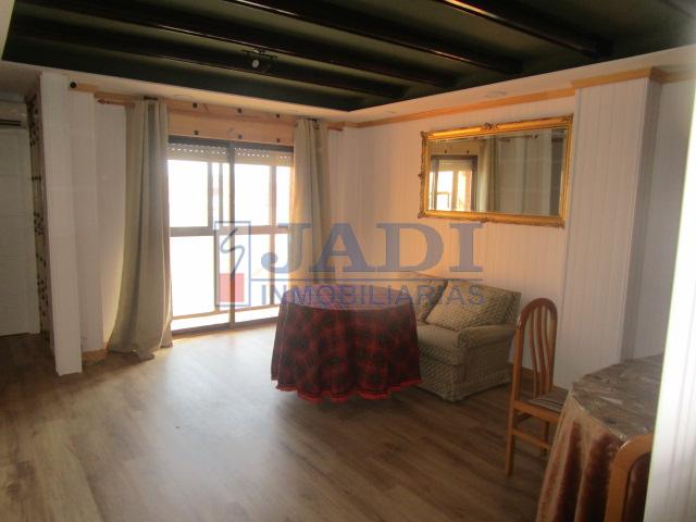 For sale of flat in Valdepeñas