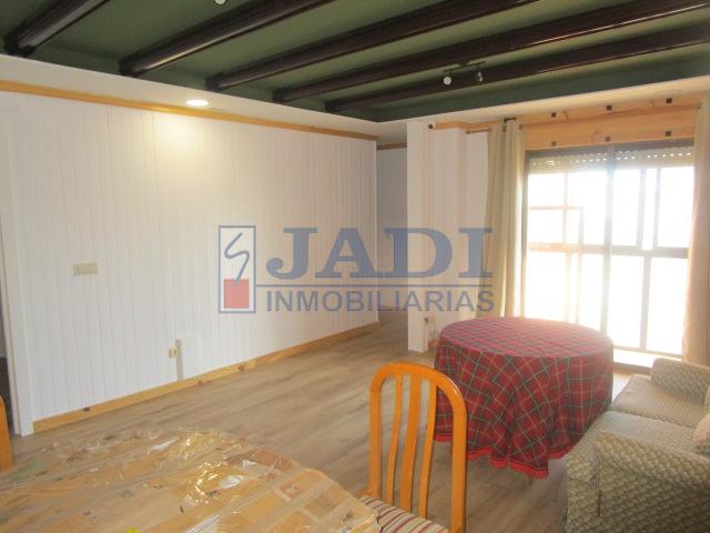 For sale of flat in Valdepeñas