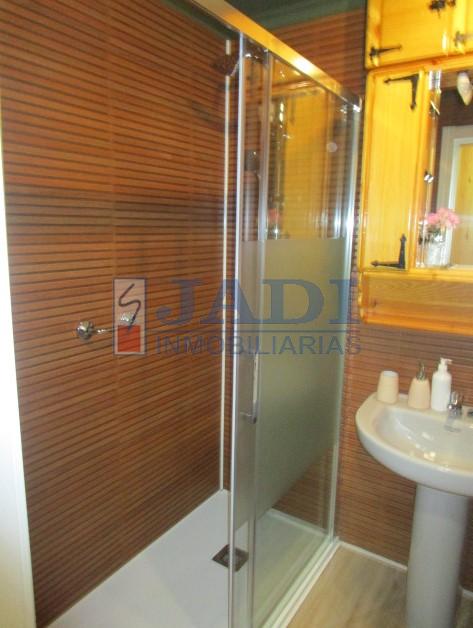 For sale of flat in Valdepeñas