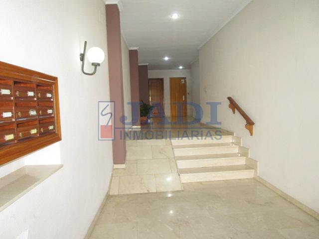 For sale of flat in Valdepeñas