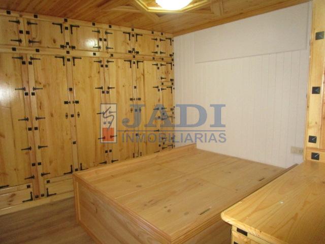 For sale of flat in Valdepeñas