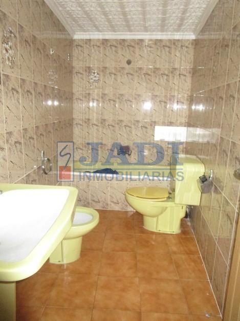 Venta de casa en Valdepeñas