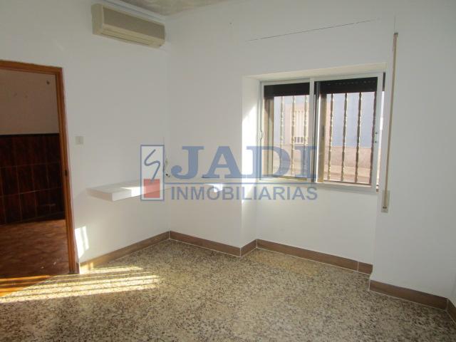 Venta de casa en Valdepeñas