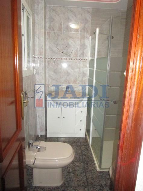For sale of flat in Valdepeñas