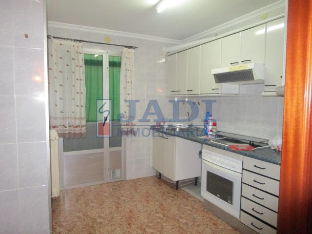 For sale of flat in Valdepeñas
