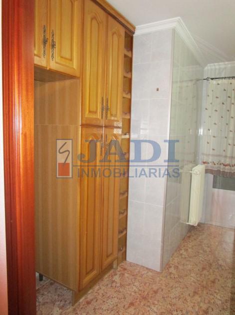 For sale of flat in Valdepeñas