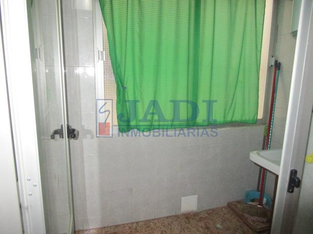 For sale of flat in Valdepeñas