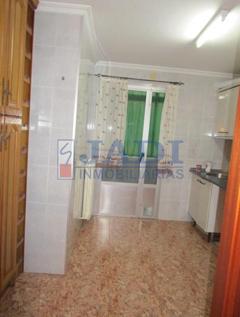 For sale of flat in Valdepeñas