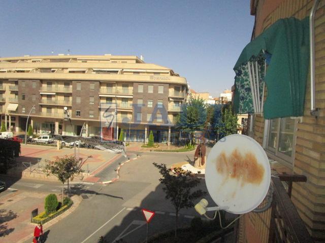 For sale of flat in Valdepeñas
