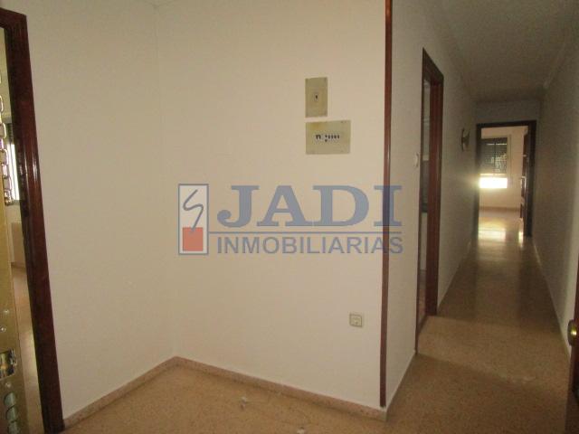 For sale of flat in Valdepeñas