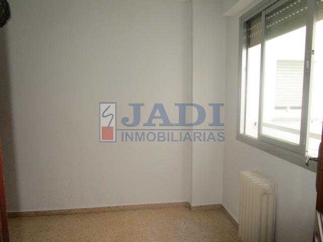 For sale of flat in Valdepeñas
