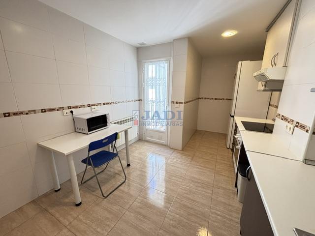 For rent of penthouse in Valdepeñas
