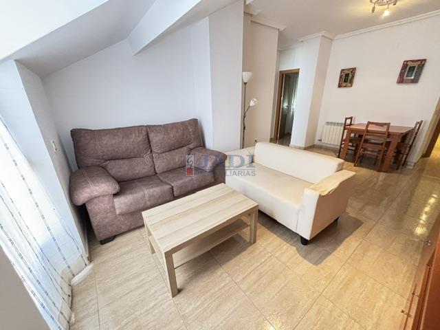 For rent of penthouse in Valdepeñas