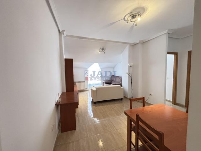 For rent of penthouse in Valdepeñas