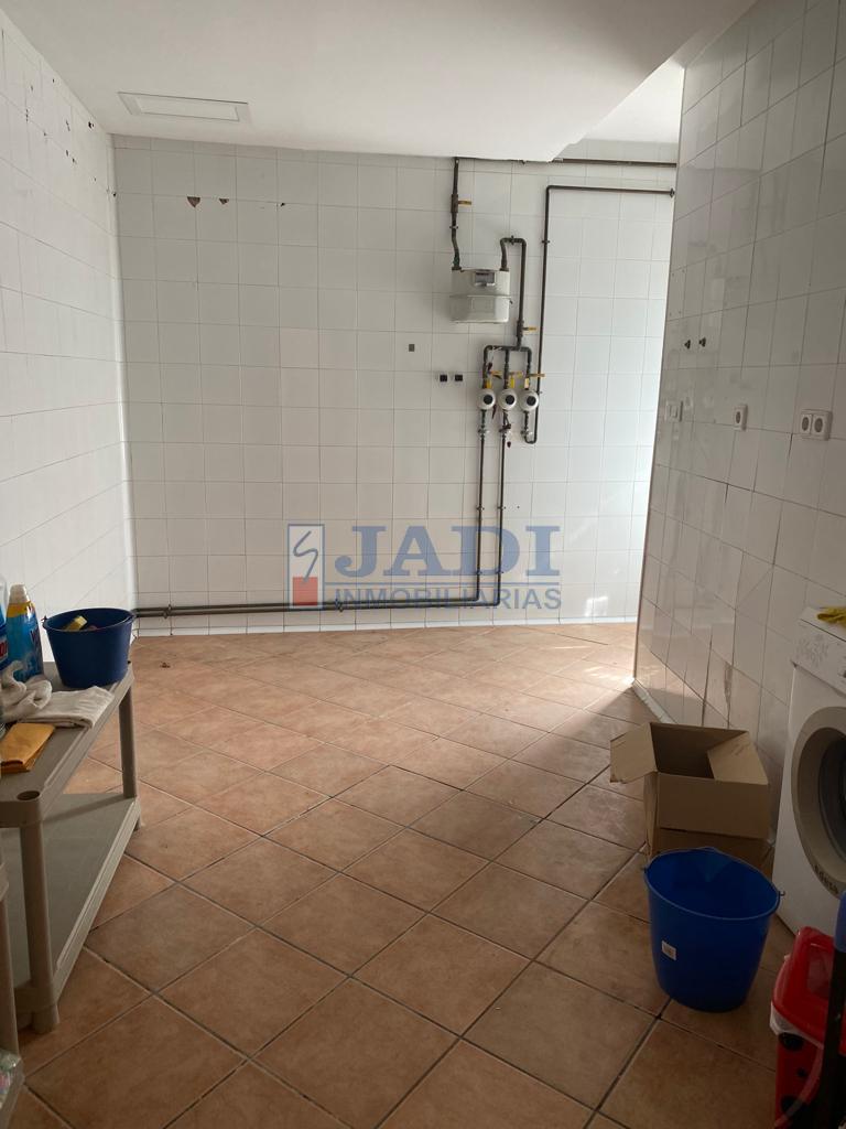 Venta de local en Valdepeñas