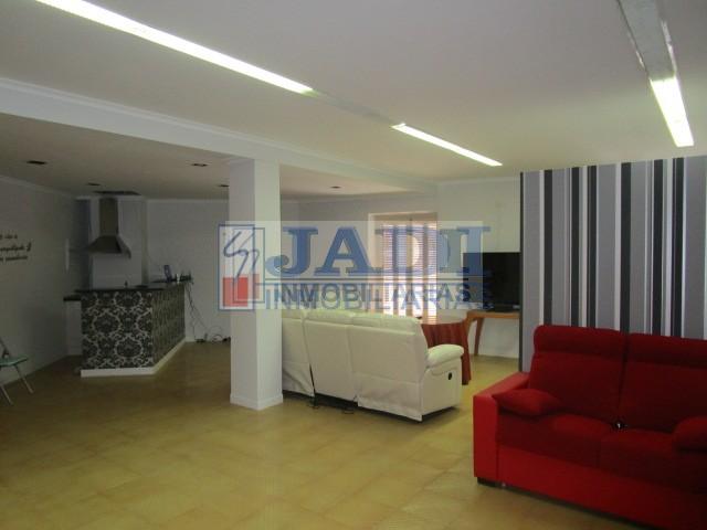 For sale of commercial in Valdepeñas