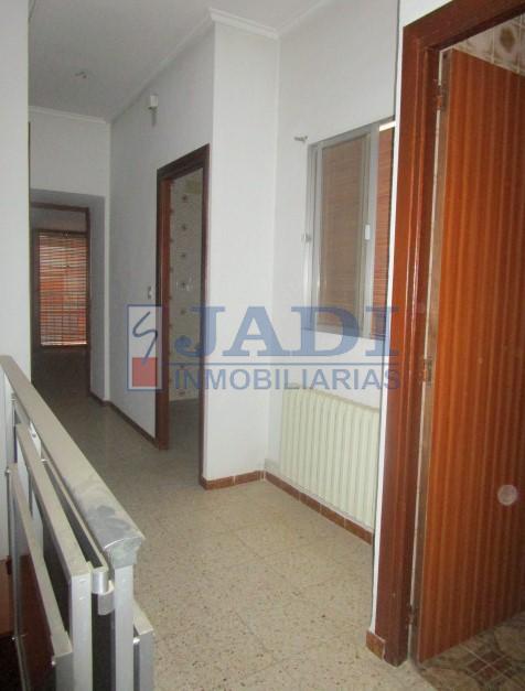 For sale of house in Valdepeñas