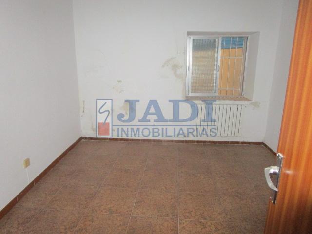 For sale of house in Valdepeñas