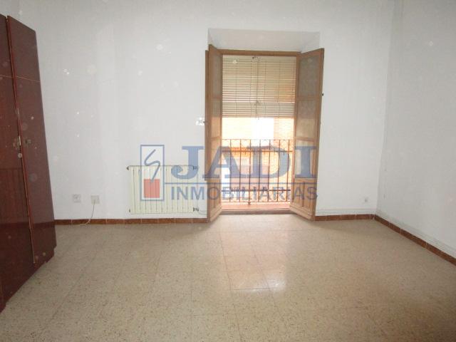 For sale of house in Valdepeñas