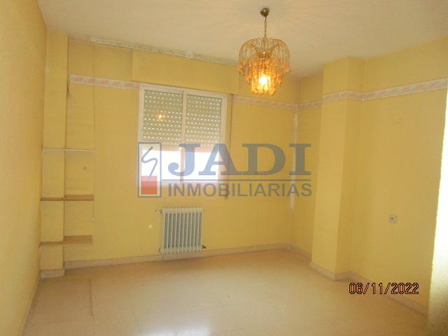 Venta de piso en Valdepeñas