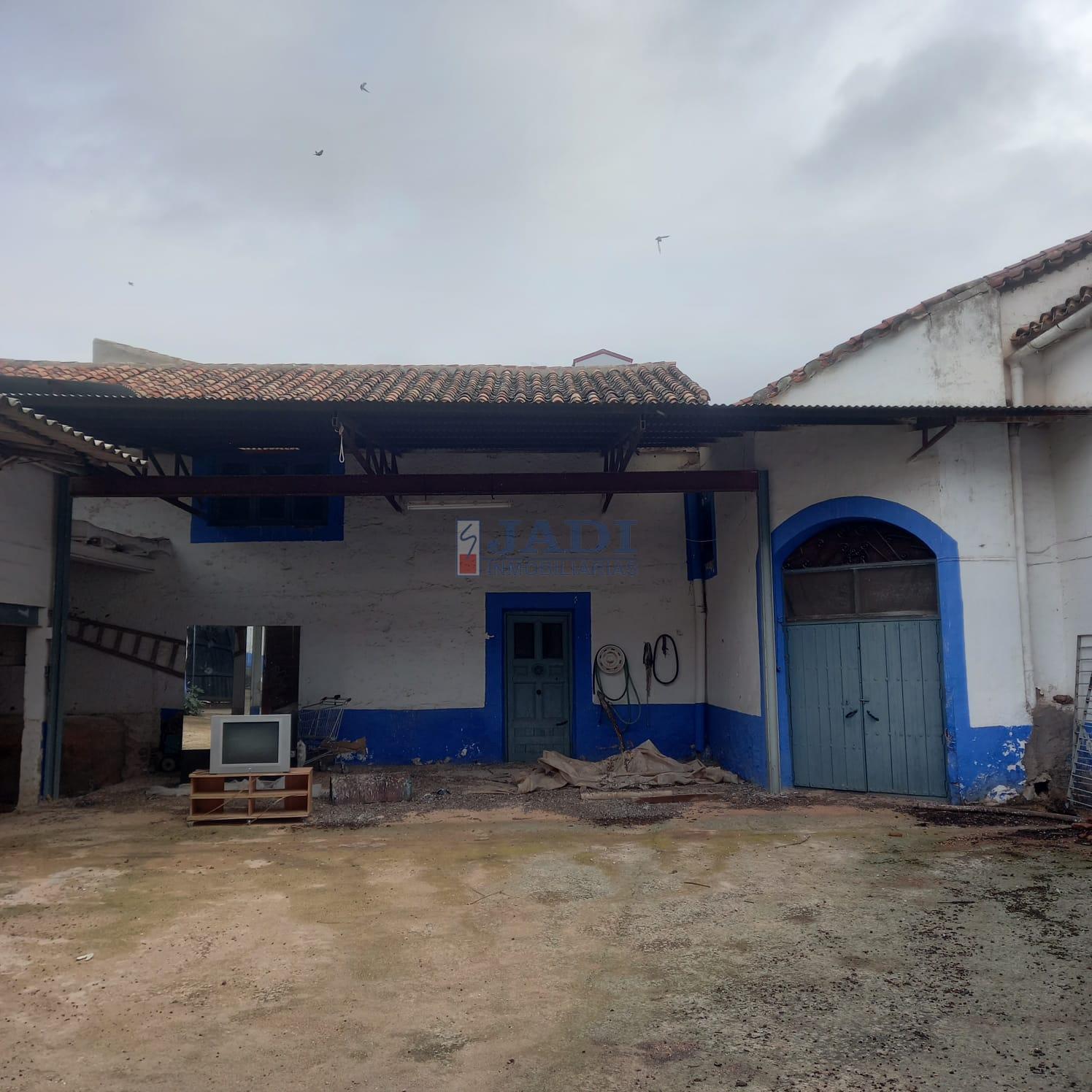 For sale of land in Valdepeñas
