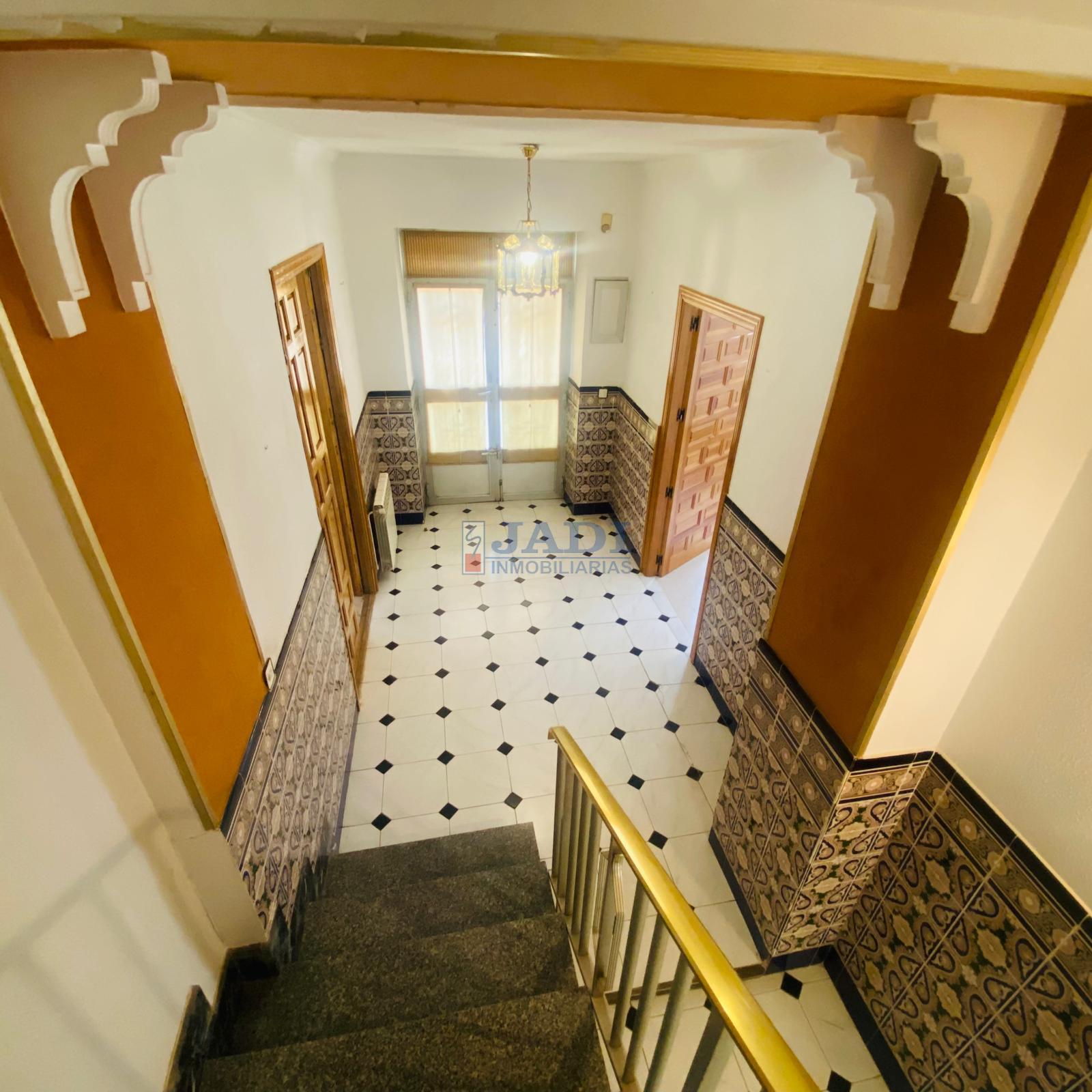Venta de casa en Valdepeñas