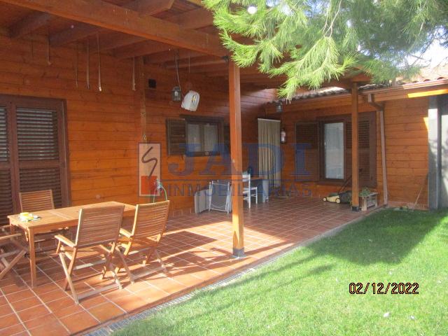 Venta de chalet en Valdepeñas