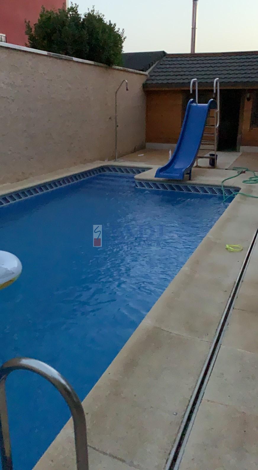 Venta de chalet en Valdepeñas