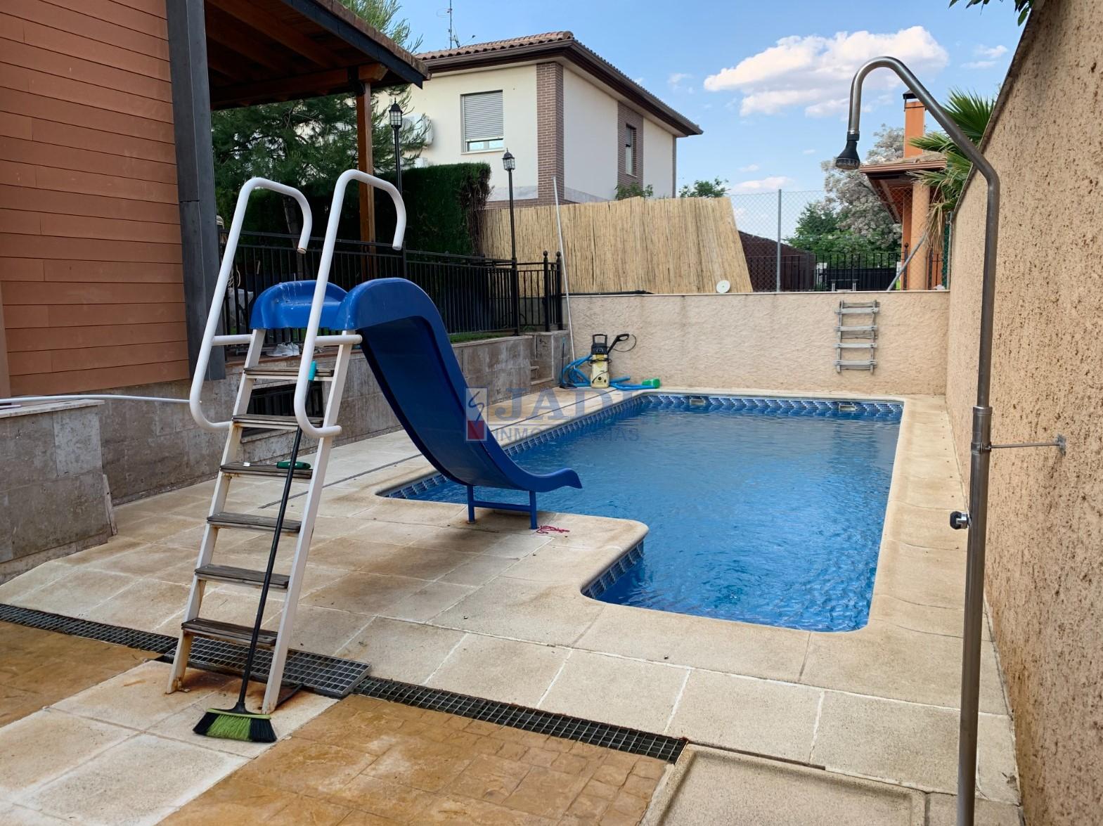 Venta de chalet en Valdepeñas