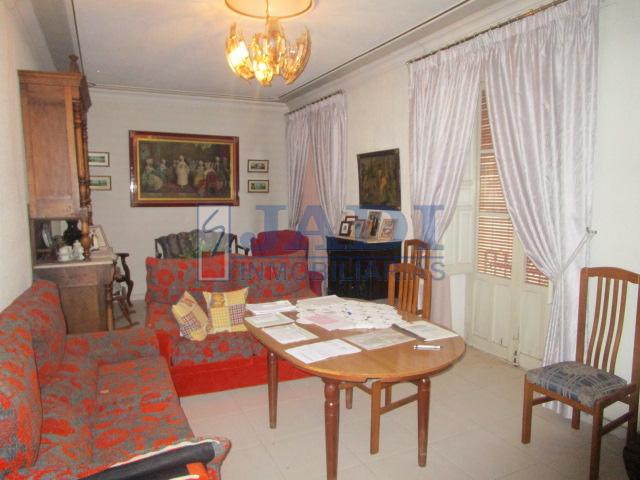 For sale of house in Valdepeñas