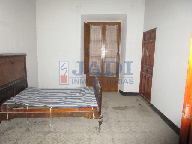 For sale of house in Valdepeñas