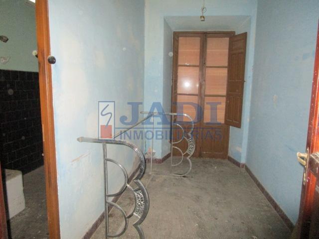 For sale of house in Valdepeñas