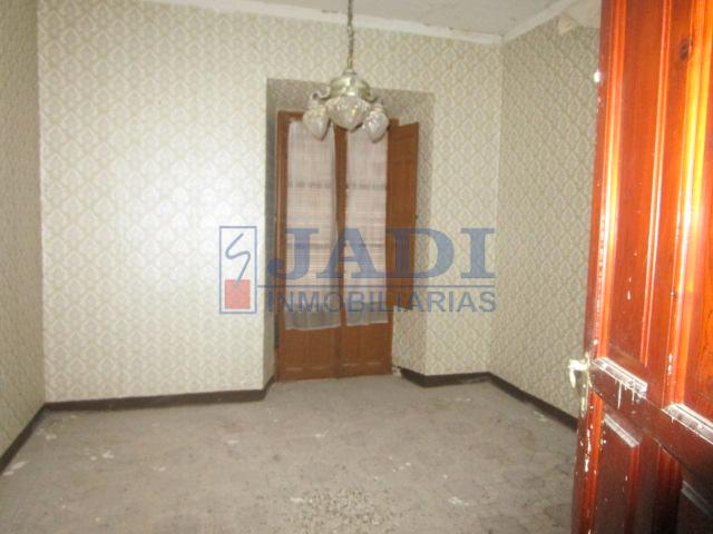 For sale of house in Valdepeñas