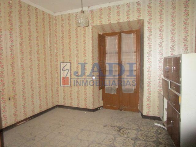 For sale of house in Valdepeñas