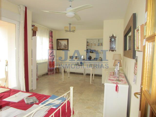 For sale of apartment in Valdepeñas