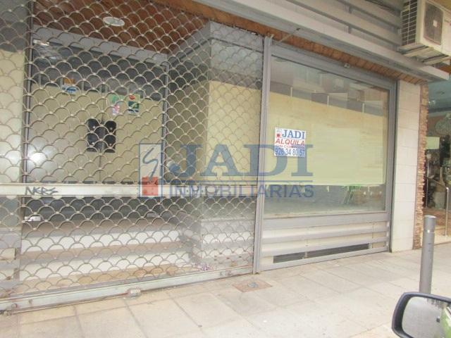 Venta de local comercial en Valdepeñas