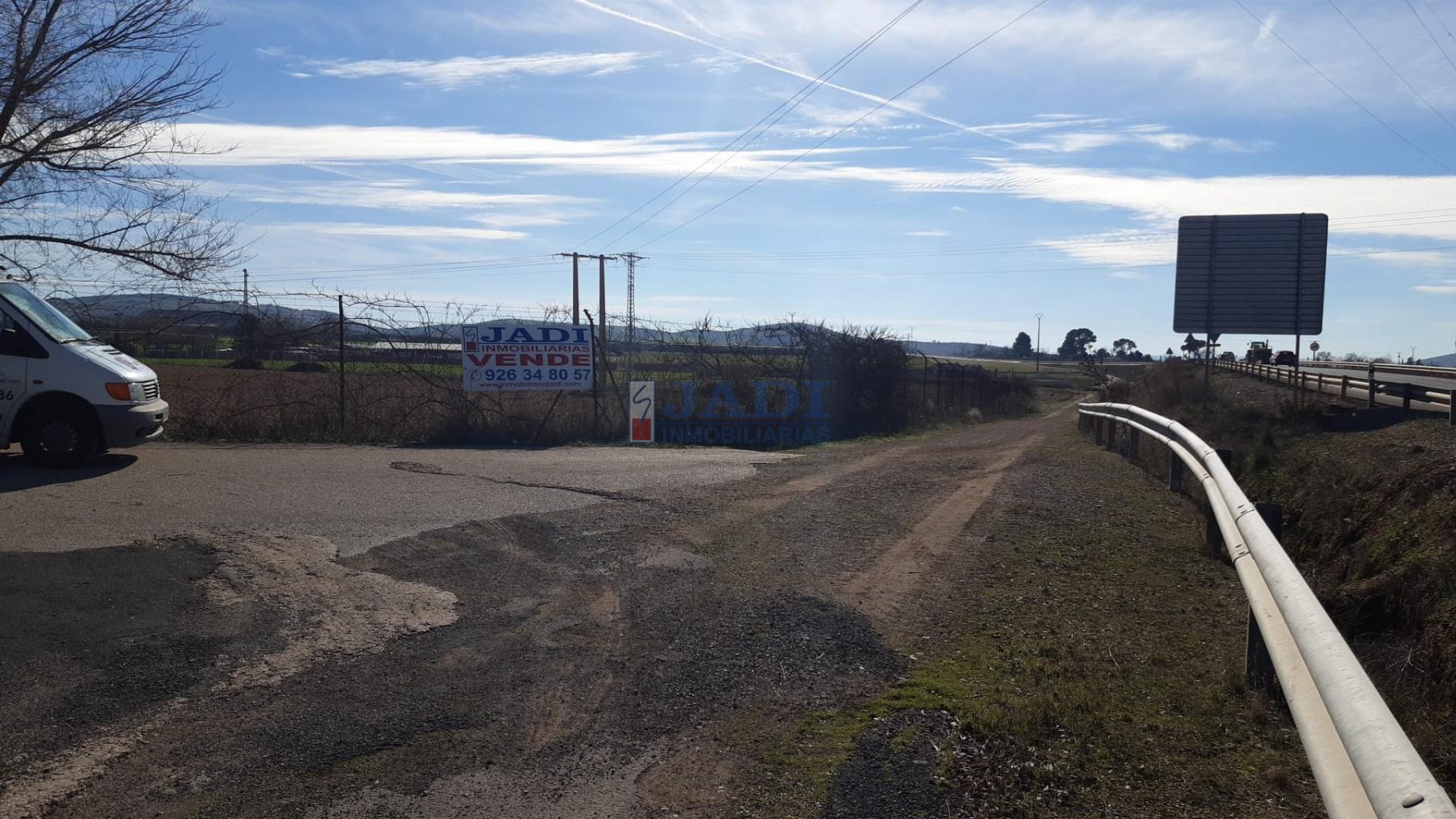 Venta de terreno en Valdepeñas