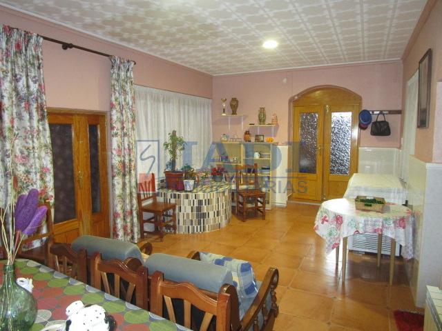 For sale of house in Valdepeñas