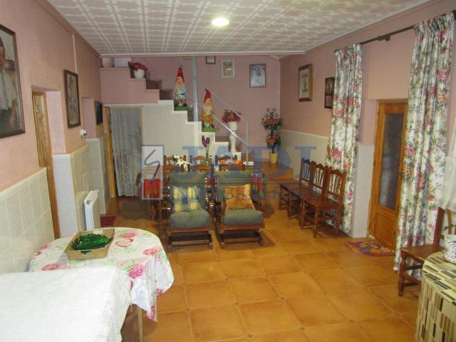 For sale of house in Valdepeñas