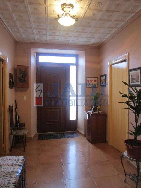 For sale of house in Valdepeñas