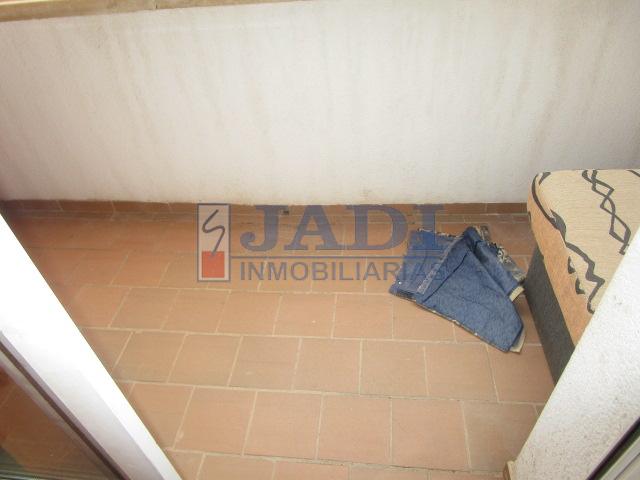 For sale of flat in Valdepeñas